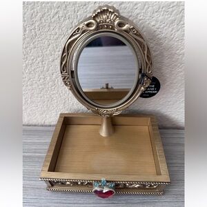 Bath and Body Works: Disney Evil Queen Light-Up Body Care Tray